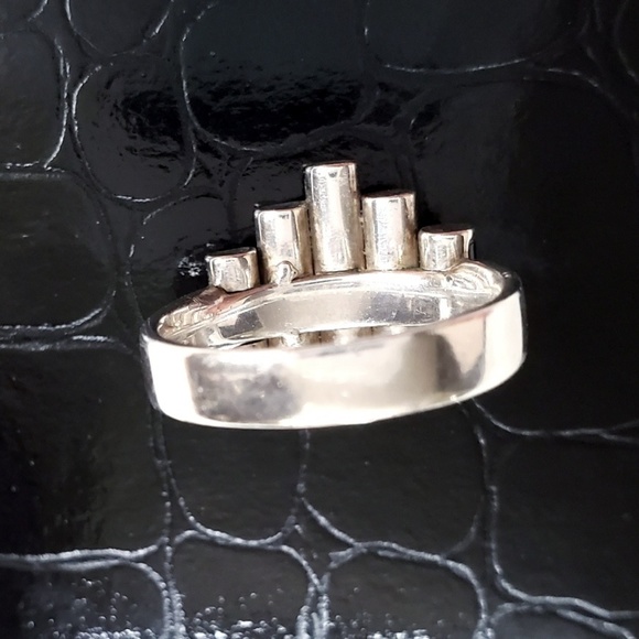 Movado Onyx and Silver Ring size 5.5 - Picture 5 of 6